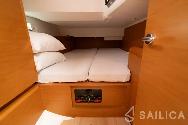 Sun Odyssey 449 - Yacht Charter Sailica