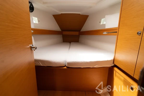 Sun Odyssey 449 - Yacht Charter Sailica