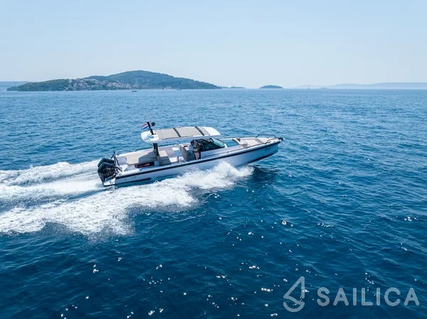 Axopar 37  Sun Top - Yacht Charter Sailica