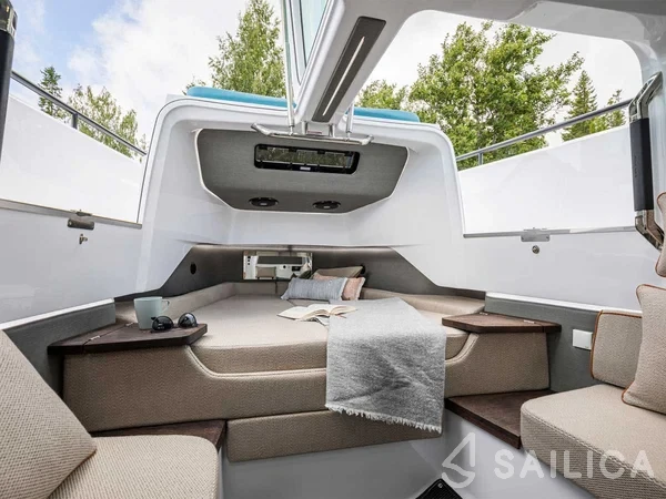 Axopar 37  Sun Top - Yacht Charter Sailica