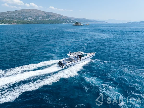 Axopar 37  Sun Top - Yacht Charter Sailica