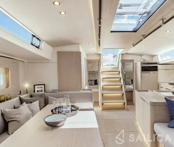 Oceanis 54 - Yacht Charter Sailica