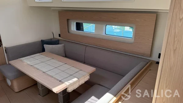 Oceanis 54 - Yacht Charter Sailica