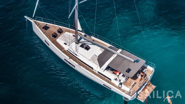 Oceanis 54 - Yacht Charter Sailica