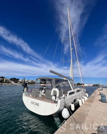 Oceanis 54 - Yacht Charter Sailica