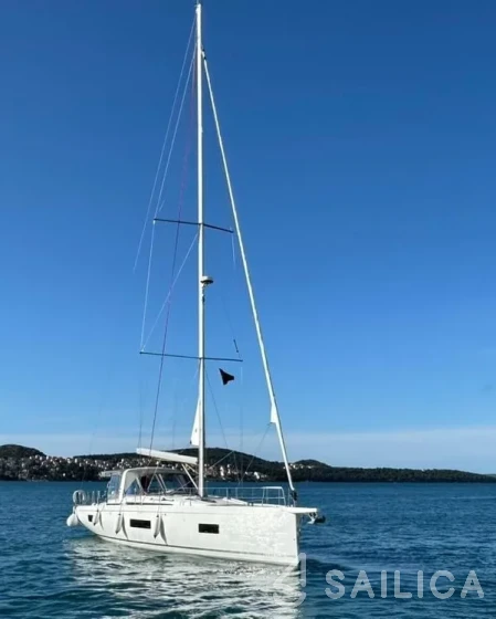 Oceanis 54 - Yacht Charter Sailica