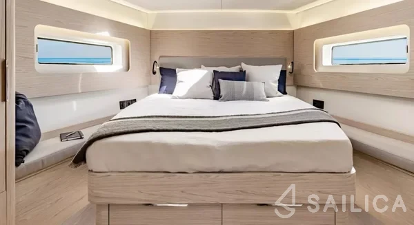 Oceanis 54 - Yacht Charter Sailica