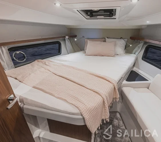 Grandezza 34 OC - Yacht Charter Sailica
