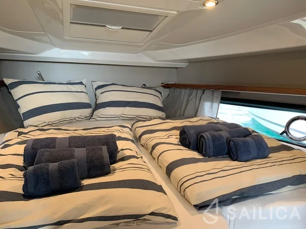 Grandezza 34 OC - Yacht Charter Sailica