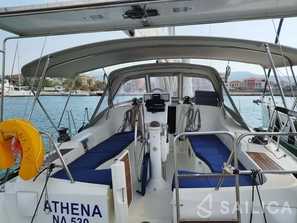 Oceanis 393 - Yacht Charter Sailica