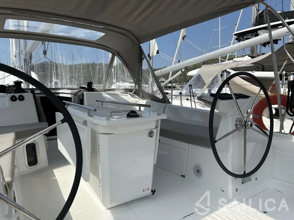 Oceanis 40.1 - Yacht Charter Sailica