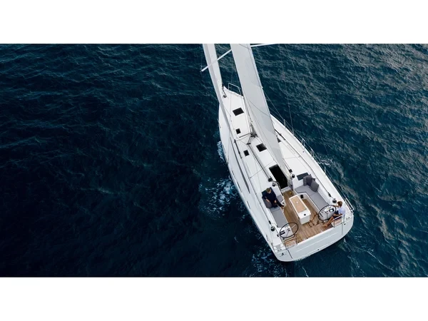 Oceanis 40.1 - Yacht Charter Sailica