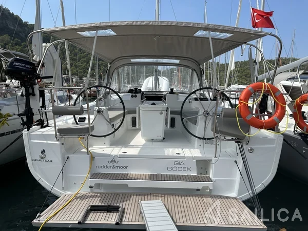 Oceanis 40.1 - Yacht Charter Sailica