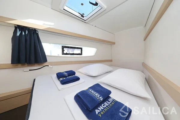 Lucia 40 - Yacht Charter Sailica