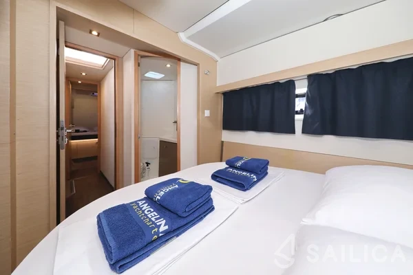 Lucia 40 - Yacht Charter Sailica