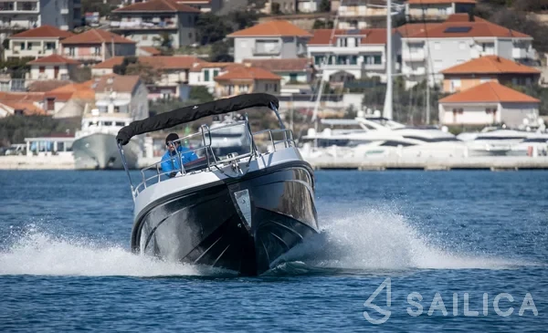 Sessa Key Largo 25 - Yacht Charter Sailica