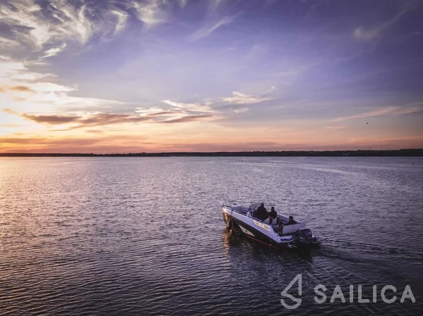 Sessa Key Largo 25 - Yacht Charter Sailica