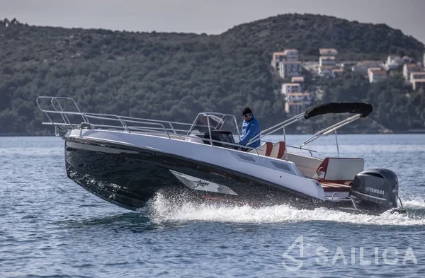 Sessa Key Largo 25 - Yacht Charter Sailica