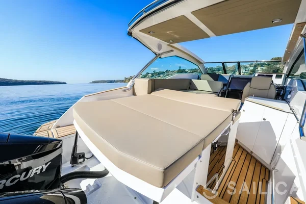 Flipper 900 ST - Yacht Charter Sailica