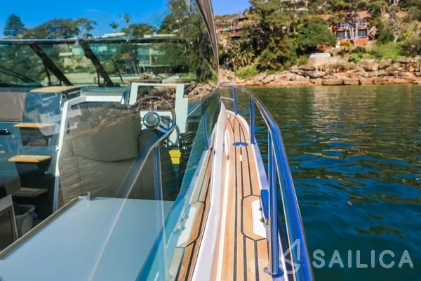 Flipper 900 ST - Yacht Charter Sailica