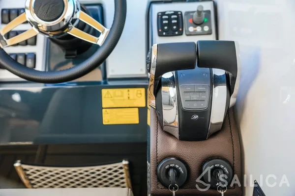 Flipper 900 ST - Yacht Charter Sailica