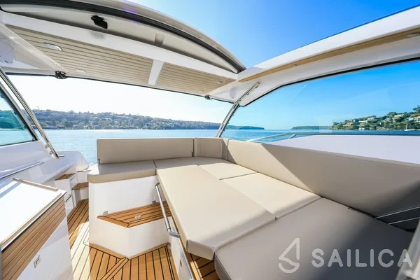 Flipper 900 ST - Yacht Charter Sailica