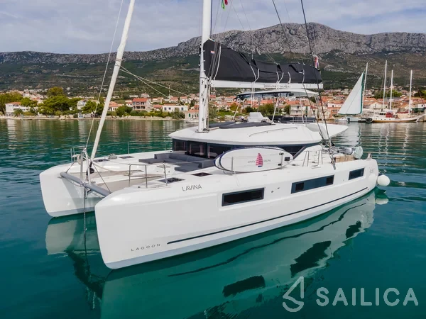 Lagoon 51 - Yacht Charter Sailica