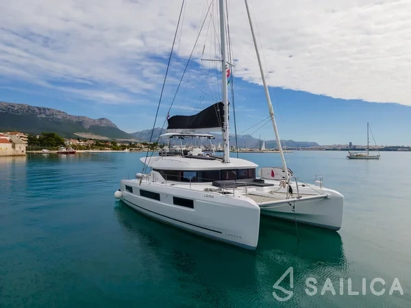 Lagoon 51 - Yacht Charter Sailica