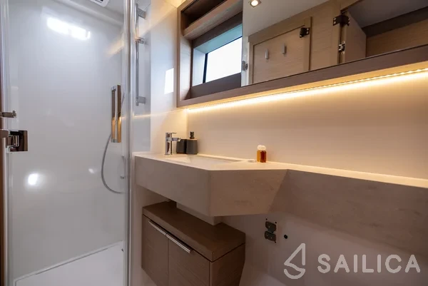 Lagoon 51 - Yacht Charter Sailica