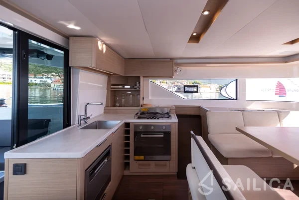 Lagoon 51 - Yacht Charter Sailica