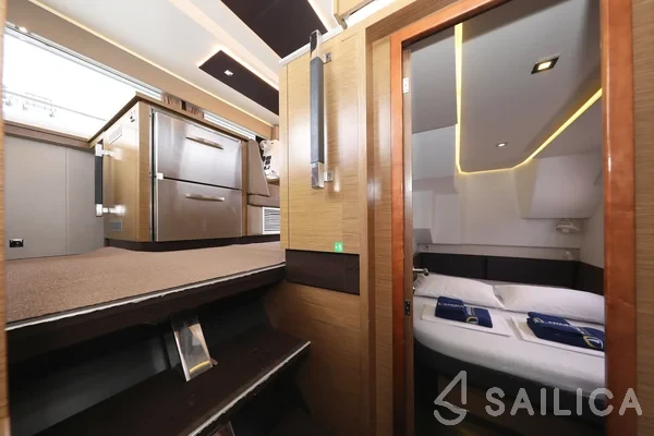 MY 37 - Yacht Charter Sailica