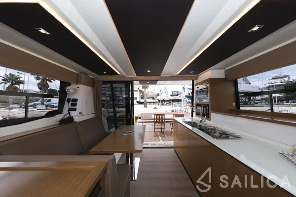 MY 37 - Yacht Charter Sailica