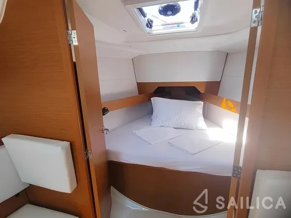 Sun Odyssey 349 - Yacht Charter Sailica