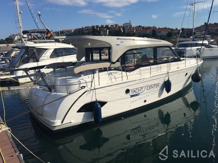 Bavaria E40 Sedan - 3 cab. - Yacht Charter Sailica