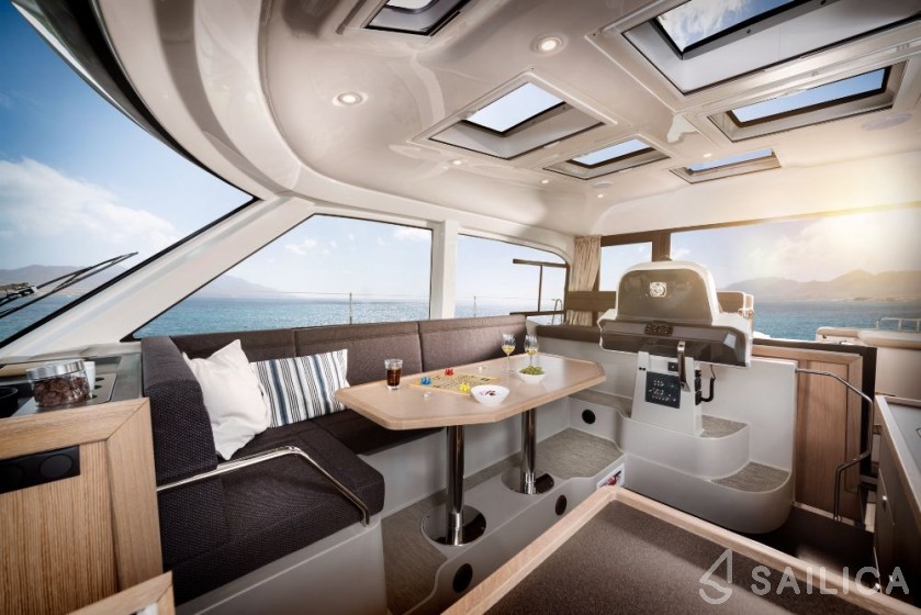 Bavaria E40 Sedan - 3 cab. - Yacht Charter Sailica