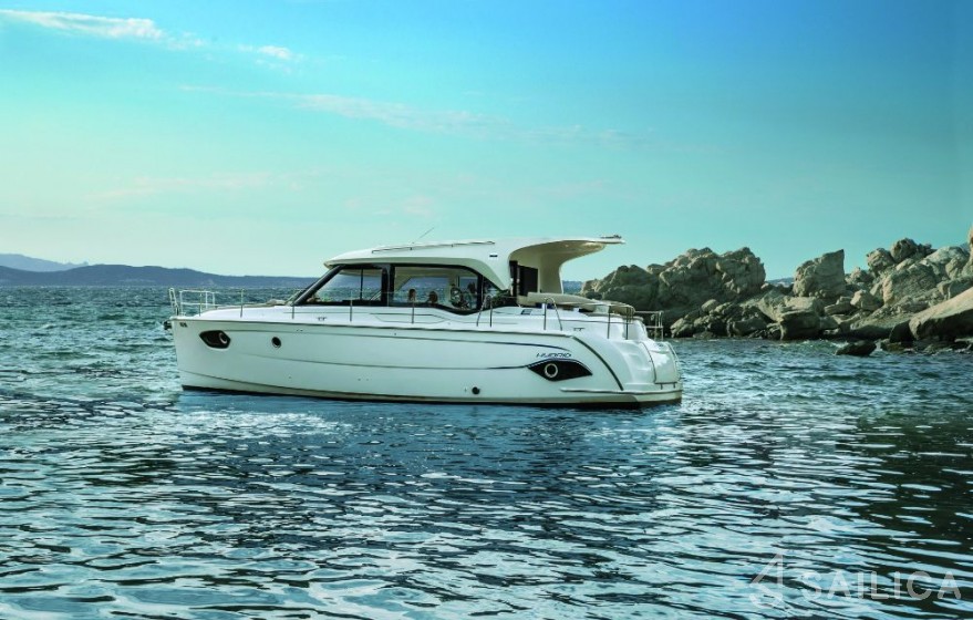Bavaria E40 Sedan - 3 cab. - Yacht Charter Sailica