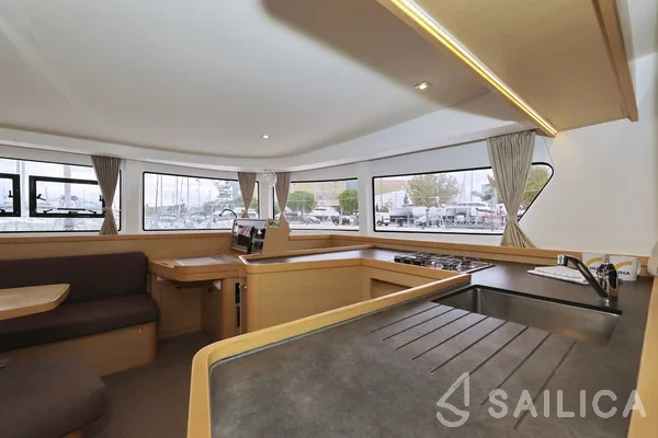 Lagoon 42 - Yacht Charter Sailica