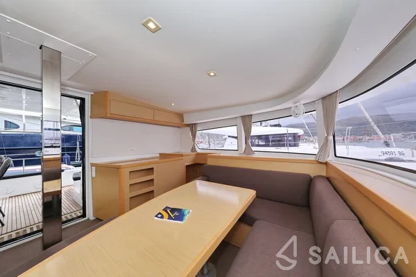 Lagoon 42 - Yacht Charter Sailica