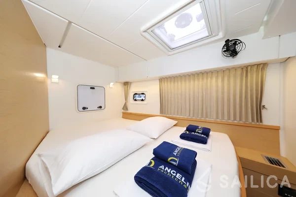 Lagoon 42 - Yacht Charter Sailica