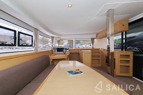 Lagoon 42 - Yacht Charter Sailica