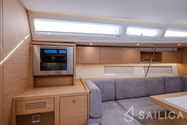 Grand Soleil 52 - Yacht Charter Sailica