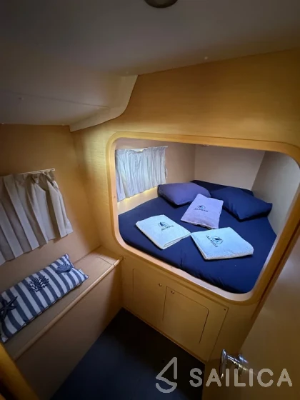 Lagoon 380 - Yacht Charter Sailica