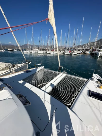 Lagoon 380 - Yacht Charter Sailica