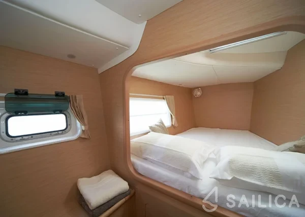 Lagoon 380 - Yacht Charter Sailica