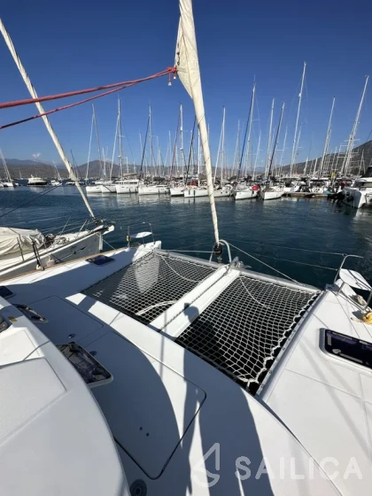 Lagoon 380 - Yacht Charter Sailica