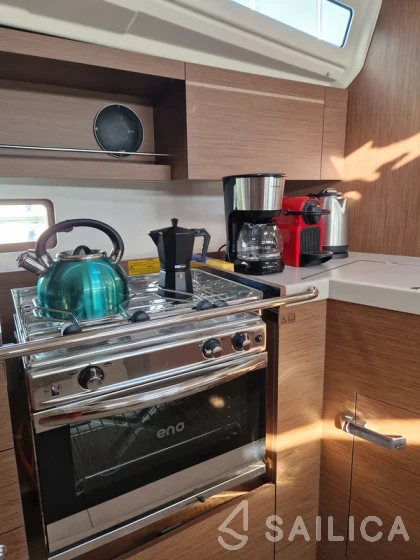 Oceanis 40.1 - Yacht Charter Sailica