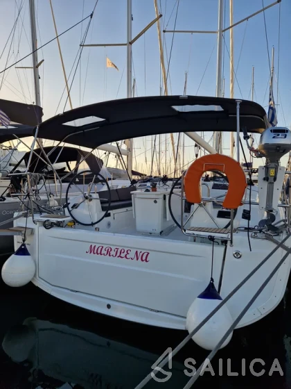 Oceanis 40.1 - Yacht Charter Sailica