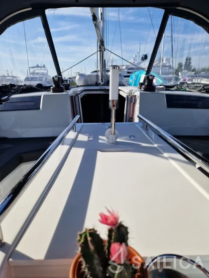 Oceanis 40.1 - Yacht Charter Sailica