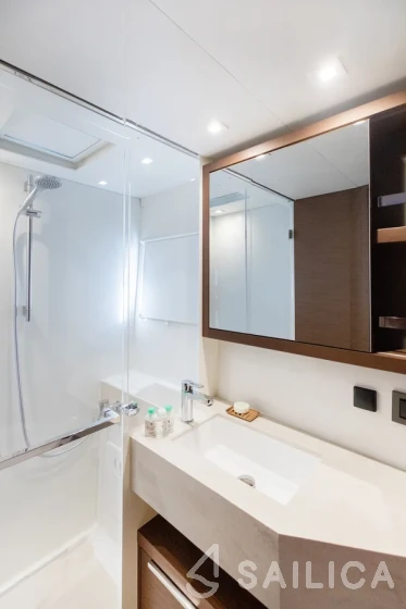 Lagoon 46  - Yacht Charter Sailica