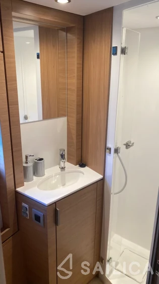 Bali 4.4 - Yacht Charter Sailica